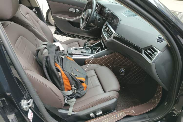 Used BMW 3 Series 2021 Facelifted 320Li M Sport Package Right Front Seat