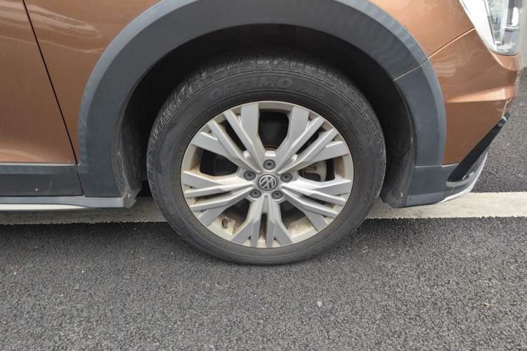 Used Volkswagen C-TREK 2017 230TSI DSG Comfort Version