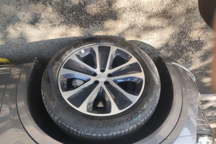 Used Hima Luxeed R7 2024 All-Electric 802 km Max Exterior 4