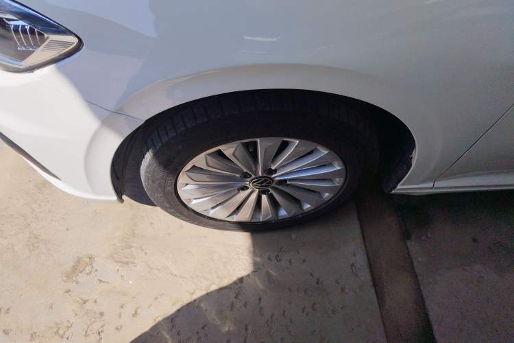 Used Volkswagen Lavida 2021 1.5L Automatic Comfort Edition Left Front Wheel Hub