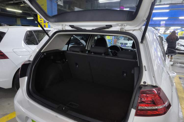 Used Volkswagen Golf 2017 230TSI Automatic Comfort Edition – Celebrating Milestone of One Million Units