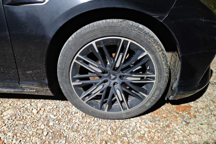 Used NETA S 2023 Pure Electric 520km Rear-Drive Lite Version Right Front Wheel Hub