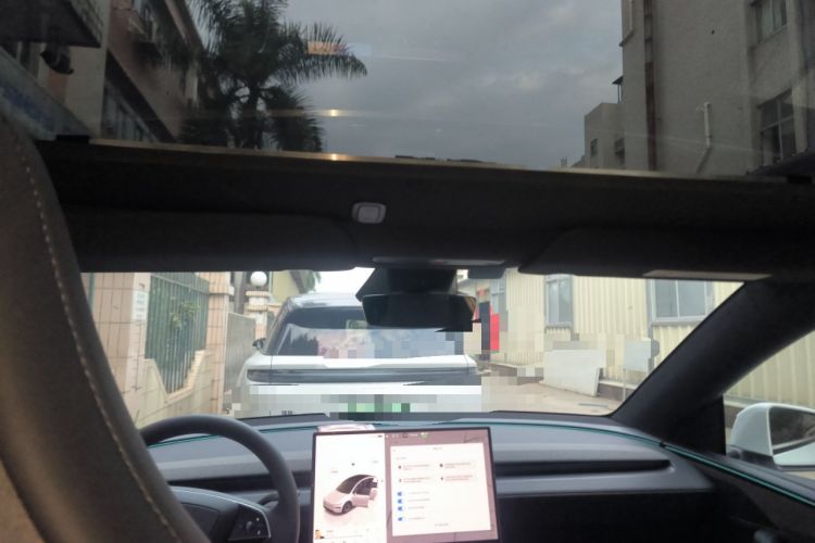 Used Tesla Model Y L 2025 Model Long-Range All-Wheel-Drive Version
