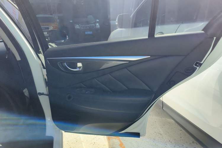 Used Infiniti Q50 2014 2.0T Comfort Edition