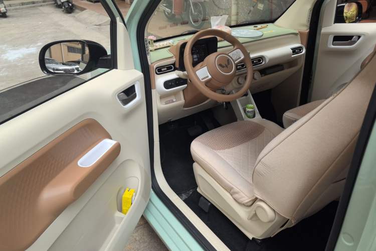Used Wuling Hongguang MINIEV 2024 3rd Generation 215km Youth Edition Driver Seat