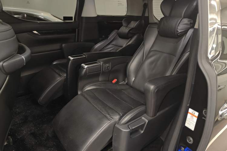 Used Toyota Vellfire 2019 Dual-Engine 2.5L HV Luxury Edition Left Rear Seat