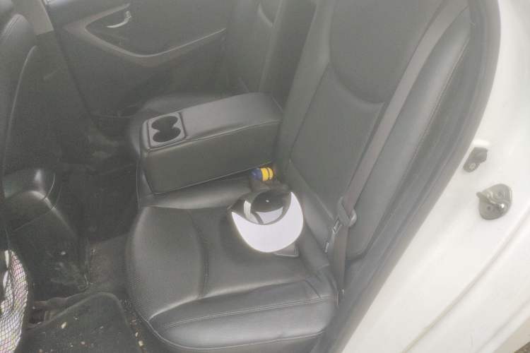 Used Hyundai Elantra (5th Generation / Langdong) 2015 1.6L Automatic Leading Model Left Rear Seat