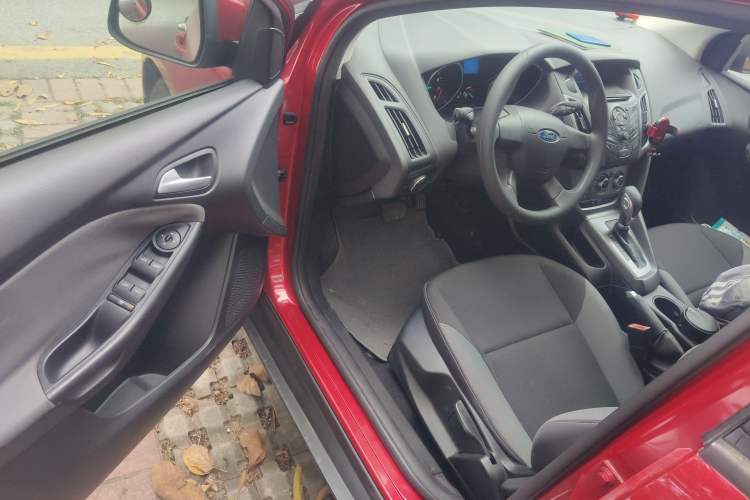 Used Ford Focus 2012 Hatchback 1.6L Automatic Comfort Model
