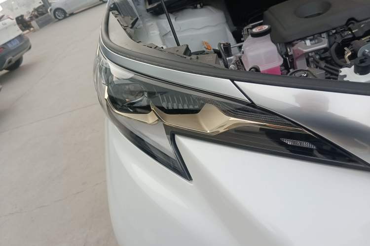 Used Toyota Granvia 2026 Model 2.5L Hybrid Prestige PLUS Four-Wheel Drive Edition