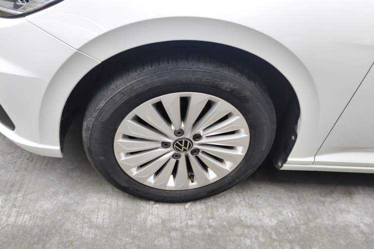 Used Volkswagen Lavida 2021 1.5L Automatic Comfort Edition Exterior 4