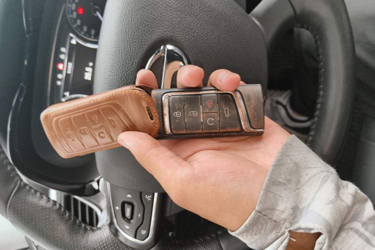 Used GAC Trumpchi GS7 2017 320T Two-Wheel-Drive Luxury Smart Connectivity Model
