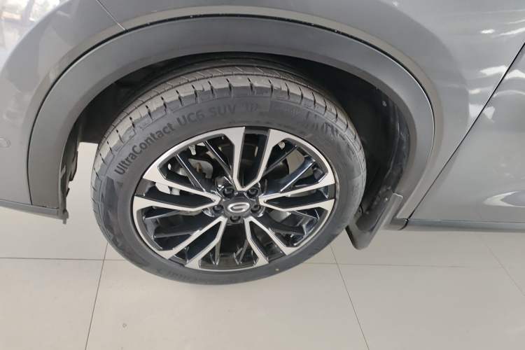 Used GAC Trumpchi GS4 PLUS 2022 390T Automatic Starry Edition Left Front Wheel Hub