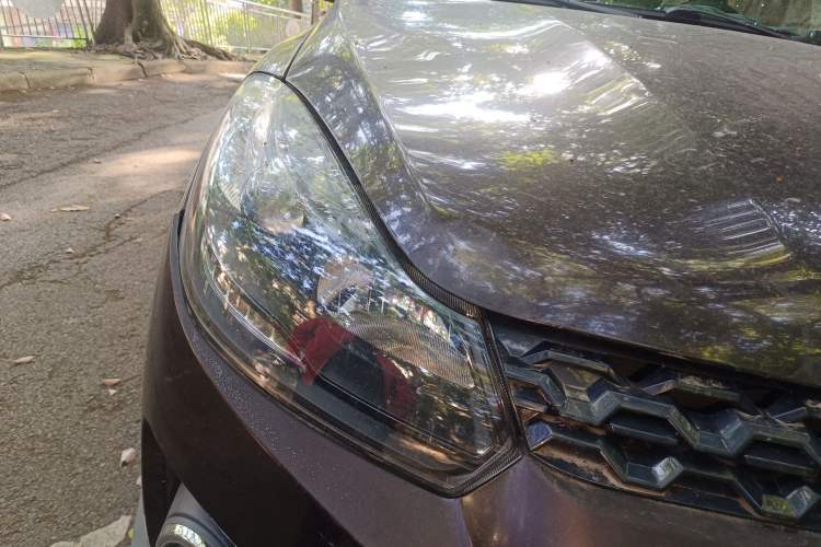 Used JMC Yuhu 3 2018 2.5T Diesel Two-Wheel Drive Advanced Version with Long Wheelbase
