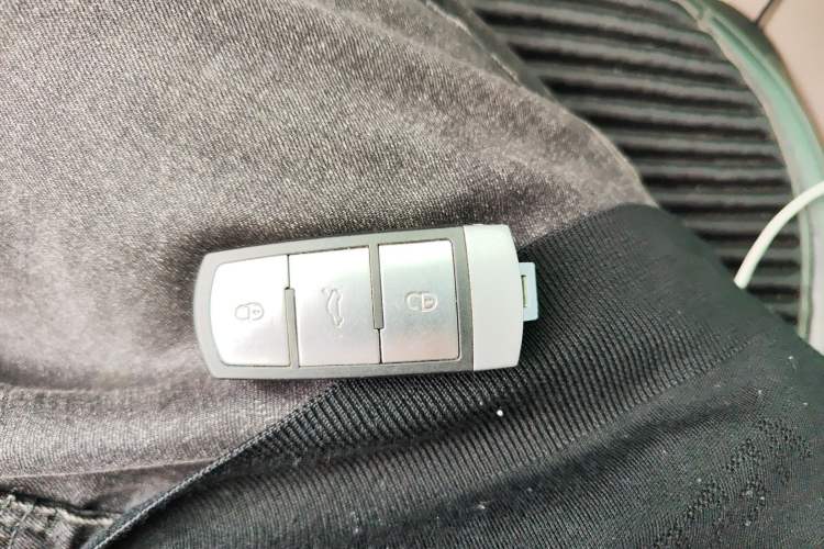 Used Volkswagen Magotan 2015 1.8TSI Luxury Model Vehicle Key