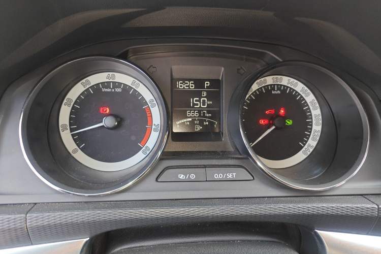 Used Skoda Kamiq 2020 1.5L Automatic Comfort Edition Odometer Close Up