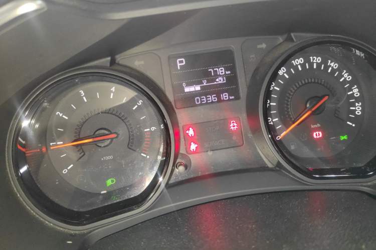 Used Citroen C3-XR 2019 230THP DCT ORIGINS Centennial Deluxe Edition Odometer Close Up