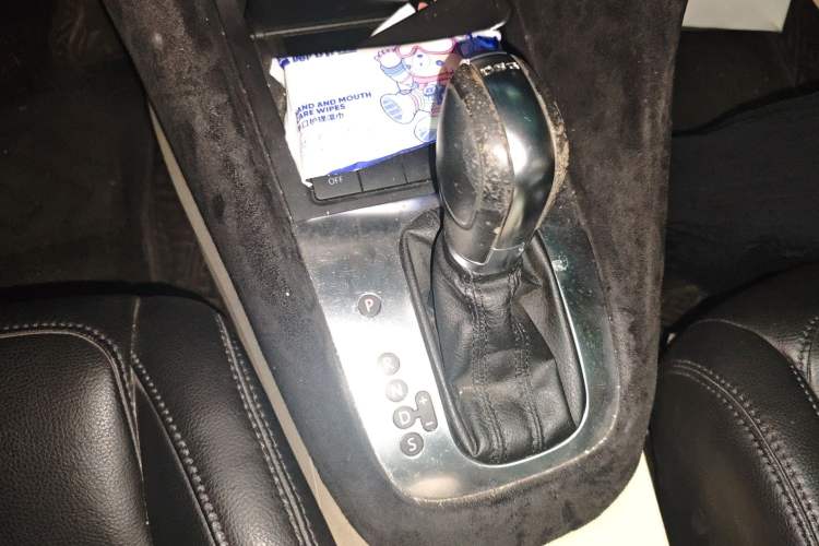 Used Volkswagen Golf 2011 1.4 TSI Comfort Travel Edition Gear Lever