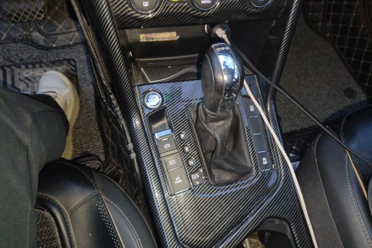 Used Volkswagen Tharu 2019 280TSI Two-Wheel Drive Luxury Version China VI Standard Gear Lever