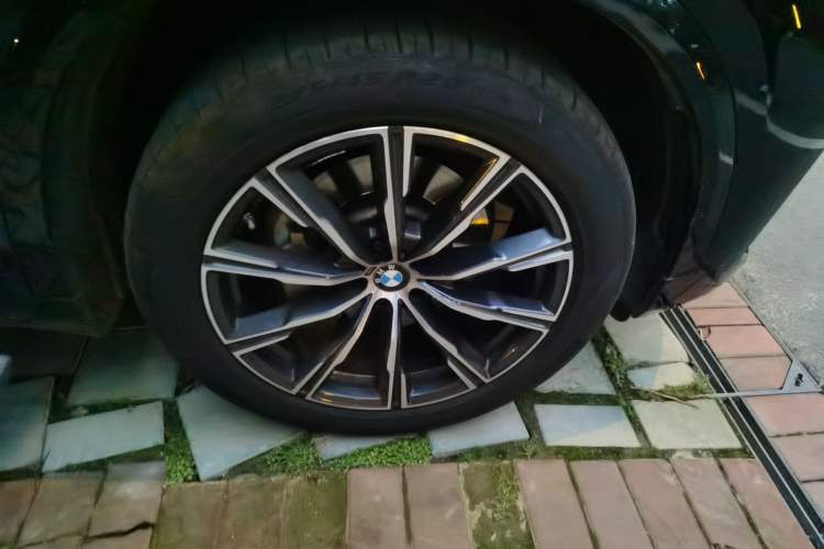 Used BMW X5 2022 xDrive 30Li Luxury M Sport Package
