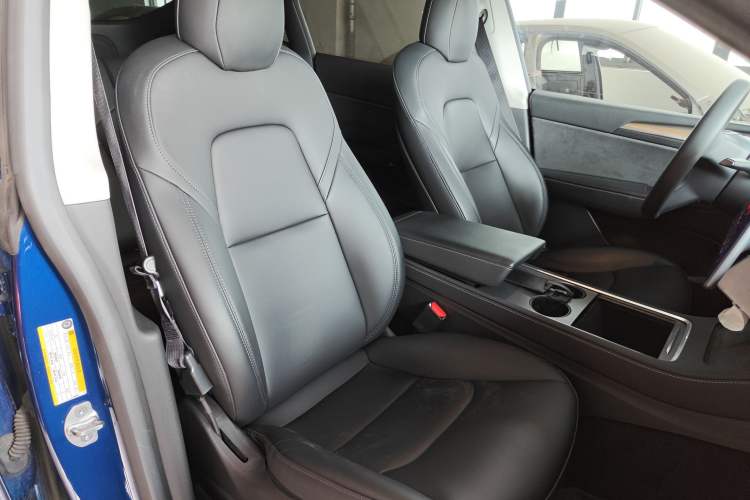 Used Tesla Model Y 2022 Rear-Wheel-Drive Version
