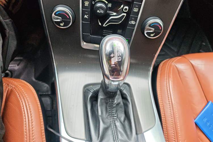 Used Volvo S60 2013 T5 Comfort Edition Gear Lever