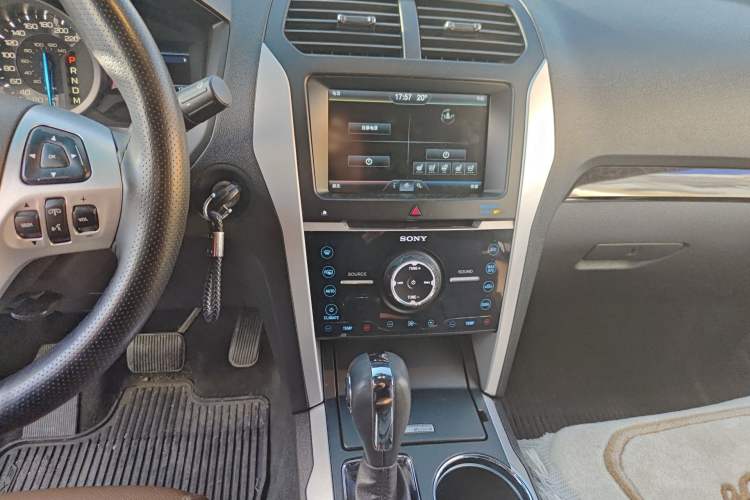 Used Ford Explorer 2013 3.5L Deluxe Model