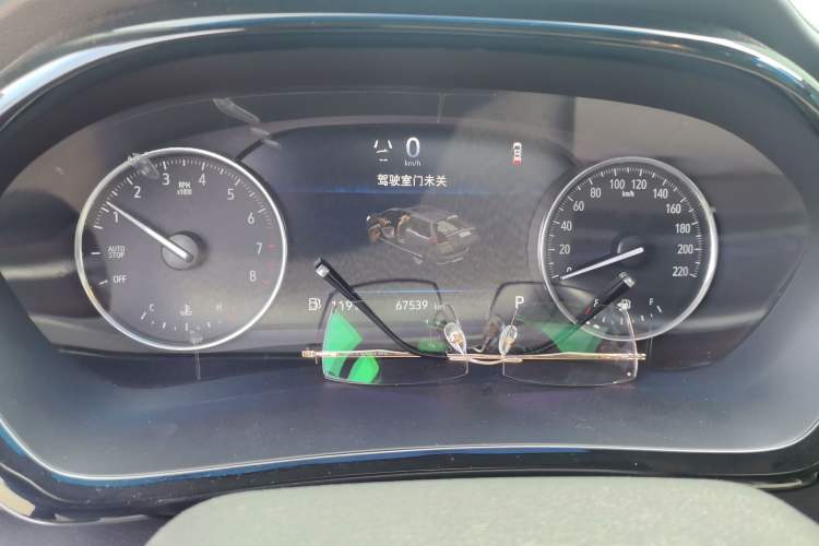 Used Buick GL8 2021 Land Cruiser Executive Class 652T Smart Luxury Model Instrument Cluster