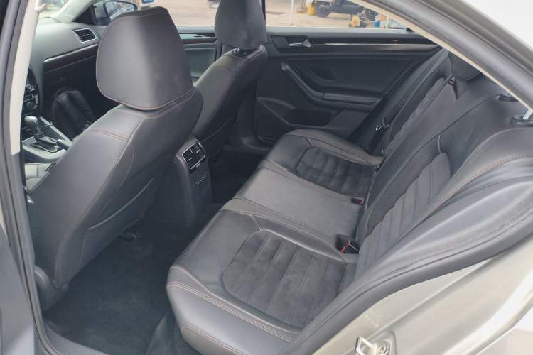 Used Volkswagen Sagitar 2017 230TSI Automatic Luxury Edition Left Rear Seat