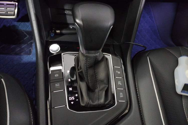 Used Volkswagen Tiguan L 2022 330TSI Automatic Two-Wheel Drive R-Line Enhanced Edition Gear Lever
