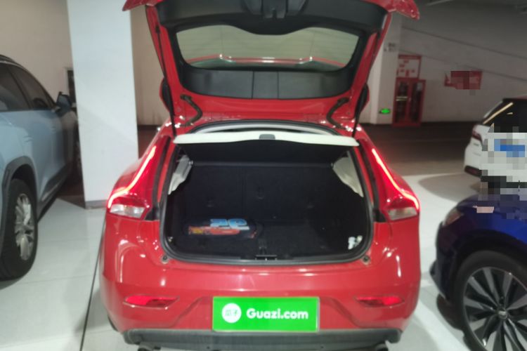 Used Volvo V40 2014 2.0T Zhiya Edition
