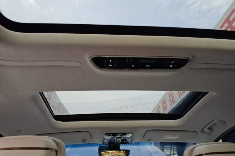 Used Buick Century 2023 2.0T Six-Seater Yinshi Edition
