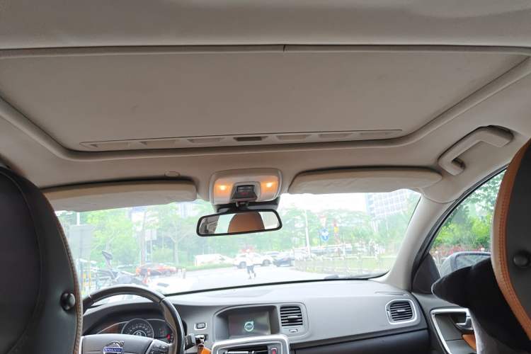 Used Volvo S60 2015 S60L 2.0T Zhiyuan Edition