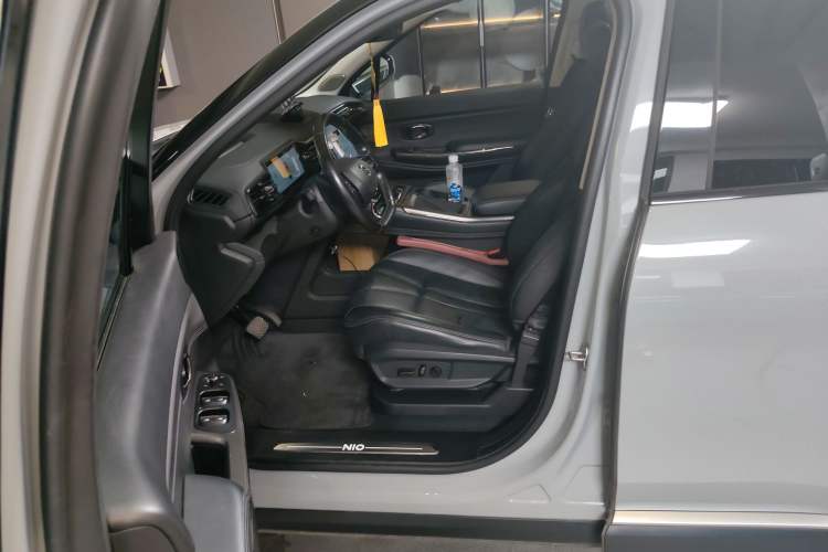 Used Nio ES8 2022 100kWh Signature Edition Six-Seater Left Front Seat