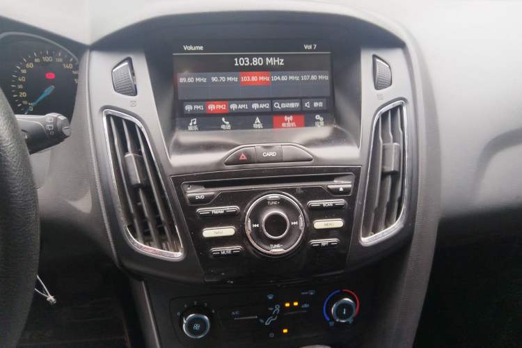 Used Ford Focus 2015 Hatchback 1.6L Automatic Comfort Model Audio And AC Panel