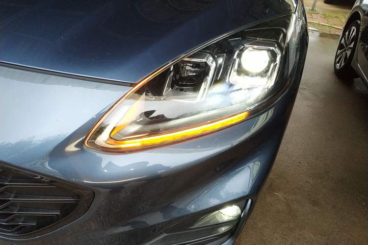 Used Ford Escape 2020 EcoBoost 245 Four-Wheel Drive ST-LINE Deluxe Edition
