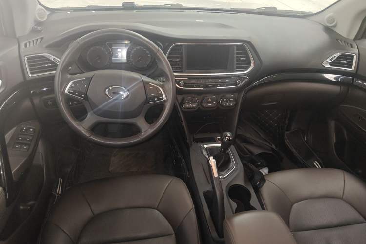 Used GAC Trumpchi GS4 2017 235T Manual Two-Wheel Drive Luxury Edition Center Console