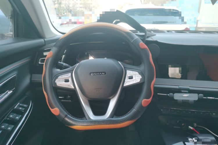 Used CHANGAN OSHAN X7 PLUS 2022 1.5T Blue Whale Edition Automatic Prestige Version Steering Wheel