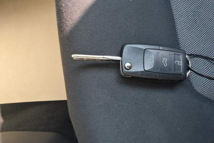 Used Volkswagen Jetta 2015 1.6L Manual Fashion Edition