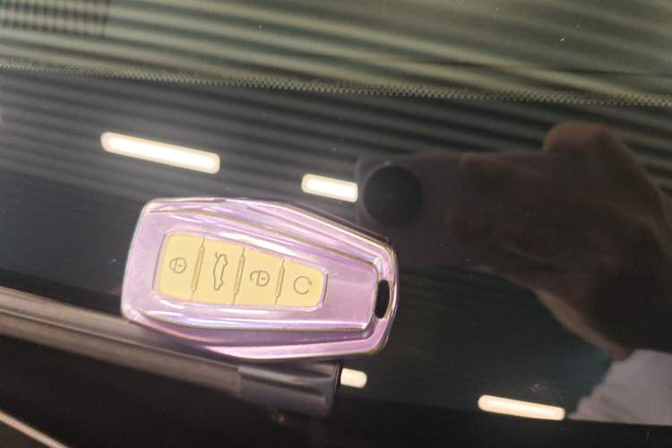 Used Geely Auto Emgrand X7 Sport 2023 Boyue COOL 1.5TD Smart Connect+ Vehicle Key