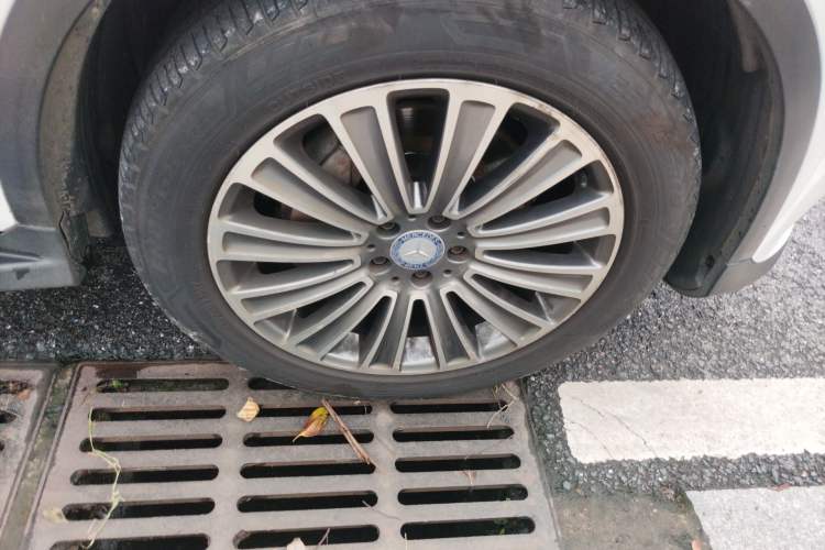 Used Mercedes-Benz GLC 2016 GLC 260 4MATIC Dynamic Edition Right Front Wheel Hub