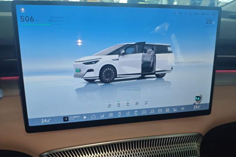 Used XPeng X9 2025 740 Ultra-Long Range Max
