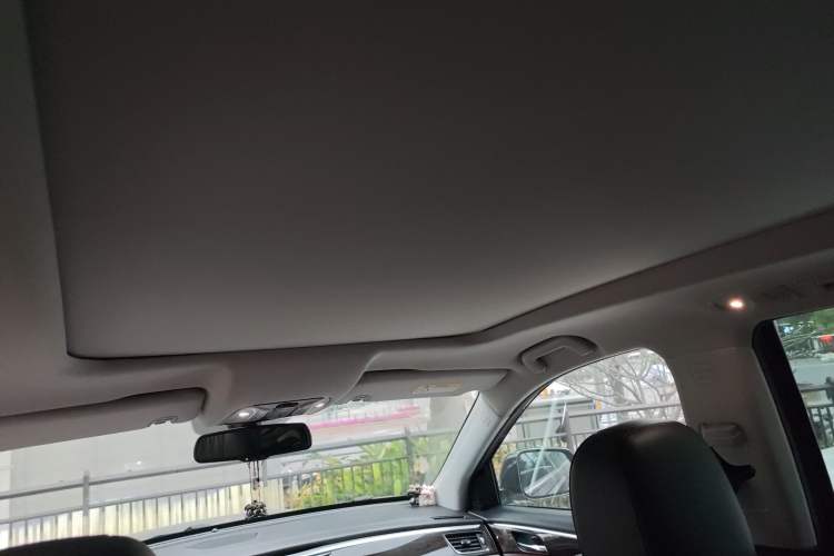 Used GAC Trumpchi GS8 2017 320T Two-Wheel Drive Luxury Smart Connectivity Version (7 Seats) Headliner