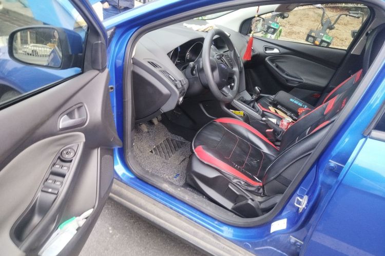 Used Ford Focus 2012 Hatchback 1.6L Manual Comfort Model