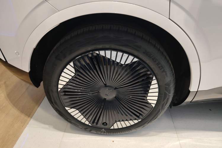 Used Avatr 11 2023 Long-Range Single-Motor Version 5 Seats