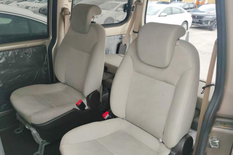 Used Wuling Hongguang V 2019 1.5L Enjoyment Version China VI LAR