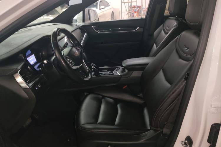 Used Cadillac XT5 2022 2.0T Two-Wheel Drive Luxury Version Left Front Seat