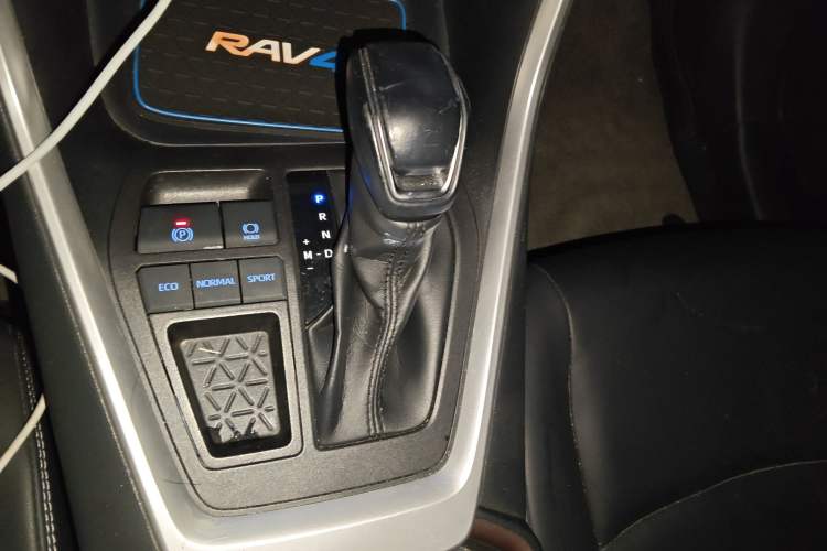 Used Toyota RAV4 2020 2.0L CVT Two-Wheel Drive Fashion PLUS Edition