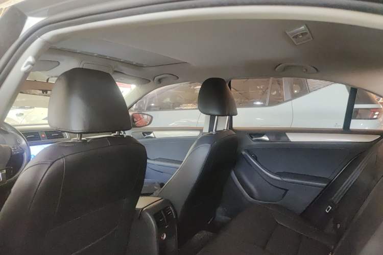 Used Volkswagen Sagitar 2014 Revised Version 1.4TSI Automatic Luxury Edition Headliner