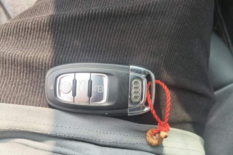 Used Audi A4L 2013 35 TFSI Automatic Standard Model Vehicle Key