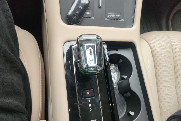 Used Hima AITO M7 2024 1.5T Intelligent Driving All-Wheel Drive Pro Version 5 Seats Ternary Lithium Battery Gear Lever